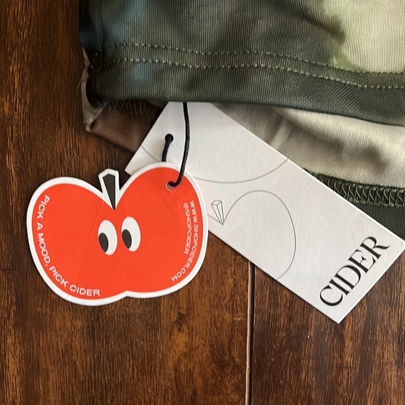 New W/tags Women’s Cider crop top shirt - Picture 2 of 4